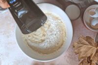 miksowanie ciasta z przesianą mąką