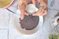 przygotowanie ciasta z makiem do babki