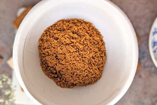 pokruszone ciastka biscoff lotus do posypania rogalików