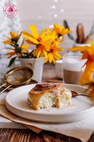 tiramisu sweet rolls with mascarpone and coffee