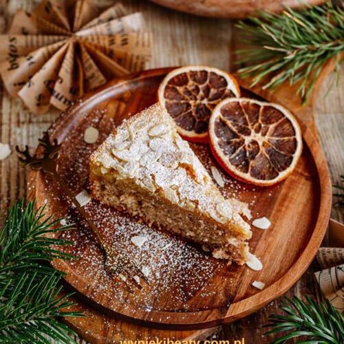 ciasto piernikowe z masą migdałową i piernikami