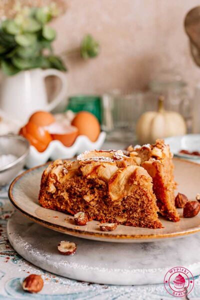 przepis na proste ciasto z jabłkami i orzechami laskowymi