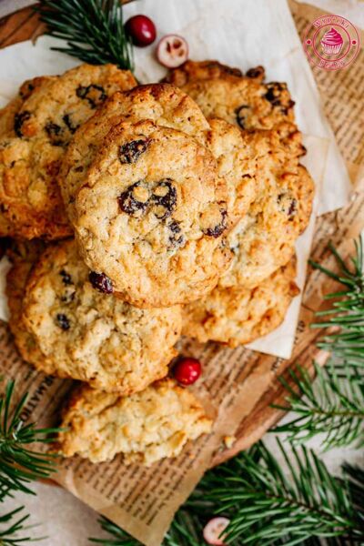 proste ciastka owsiane z żurawinami i białą czekoladą