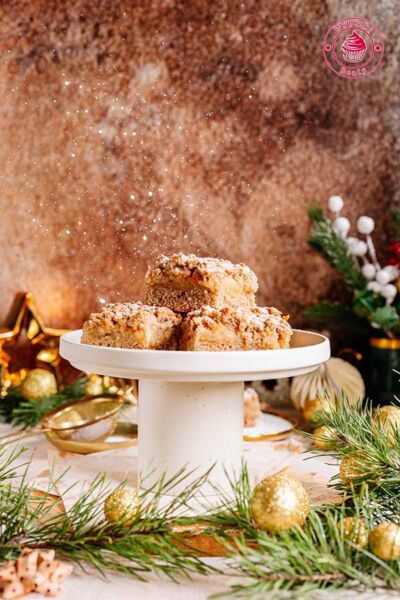 półkrucha szarlotka piernikowa o korzennym aromacie prosty przepis