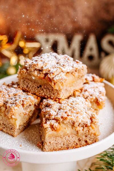 aromatyczna korzenna szarlotka na piernikowym cieście idealna na boże narodzenie