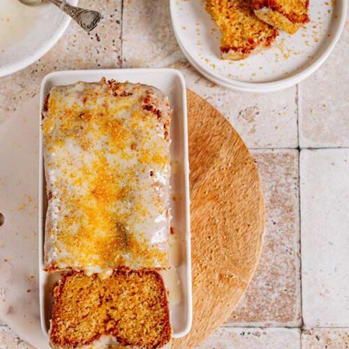 ucierane ciasto pomarańczowe z lukrem pomarańczowym