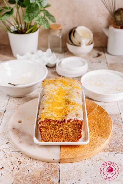 wilgotne pomarańczowe ciasto z pomarańczową skórką i sokiem z pomarańczy ucierane ciasto z pomarańczą i lukrem przepis