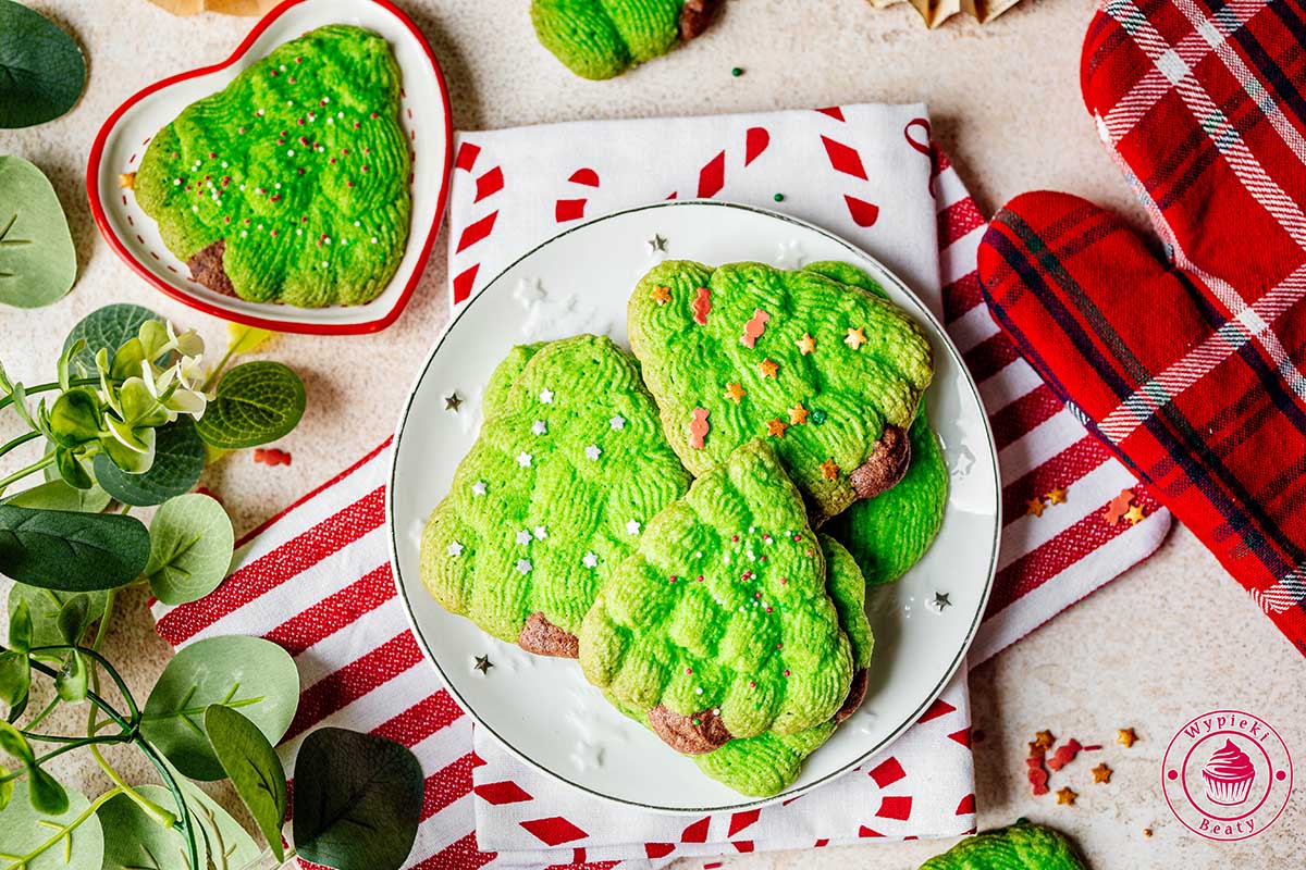 kruche maślane ciastka choinki idealne dla dzieci przepis na proste maślane ciastka choinki idealne na boże narodzenie