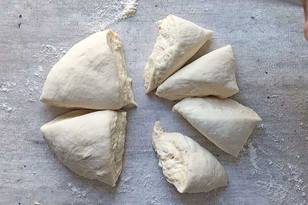 Ekspresowe bułki przepis dzielenie ciasta na bułki