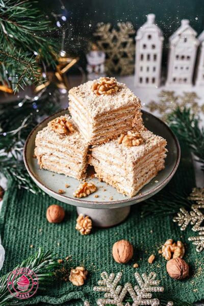 ekspresowe ciasto na święta i sylwestra bez pieczenia z kremem kajmakowym i orzechami przepis na miodownik z kremem kajmakowym i włoskimi orzechami