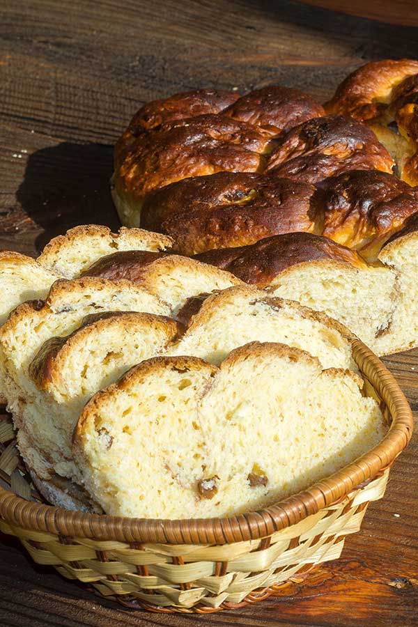 Jak zrobić puszyste ciasto drożdżowe? Kluczowe wskazówki dla domowych piekarzy Jak zrobić puszyste ciasto drożdżowe