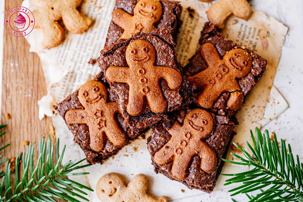 piernikowe ciasto czekoladowe prosty przepis świąteczne ciasto brownie z pierniczkami przepis