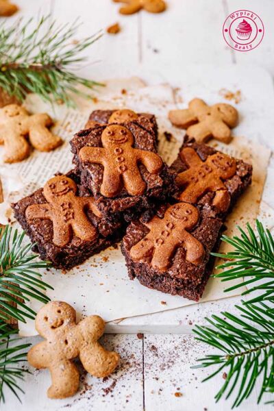 piernikowe ciasto czekoladowe z pierniczkami idealne na boże narodzenie świąteczne ciasto czekoladowe z pierniczkami prosty przepis krok po kroku