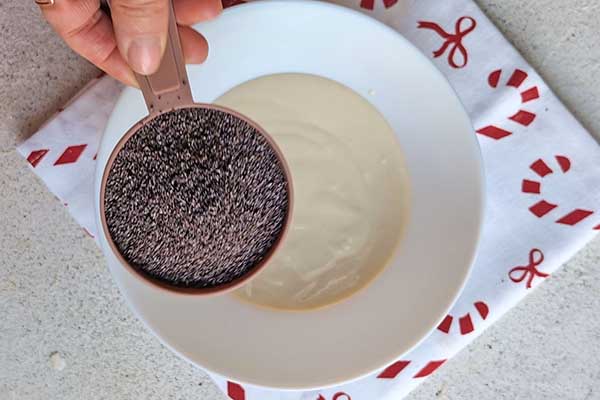 Sernik makowa zebra dodawanie maku do masy sernikowej