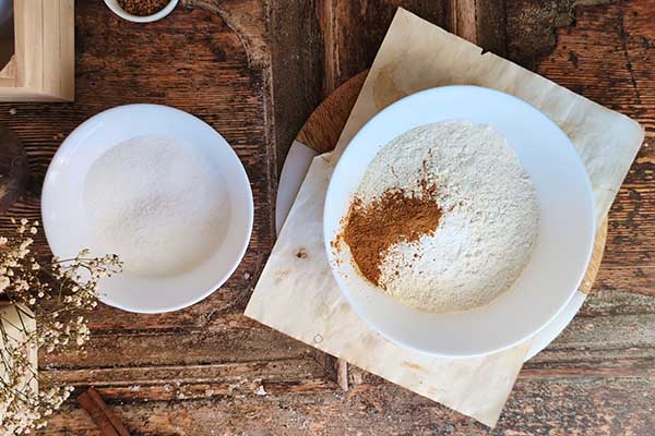 Szybkie ciastka cappuccino przygotowanie suchych składników na ciastka kawowe