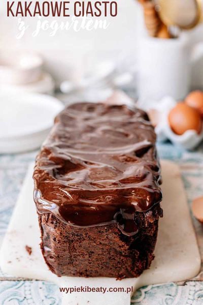 Ciasto kakaowo-jogurtowe przepis na proste ciasto kakaowo-jogurtowe z czekoladową polewą