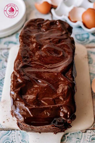 puszyste i wilgotne ciasto z kakao i jogurtem naturalnym szybkie ciasto kakaowe z jogurtem i czekoladową polewą