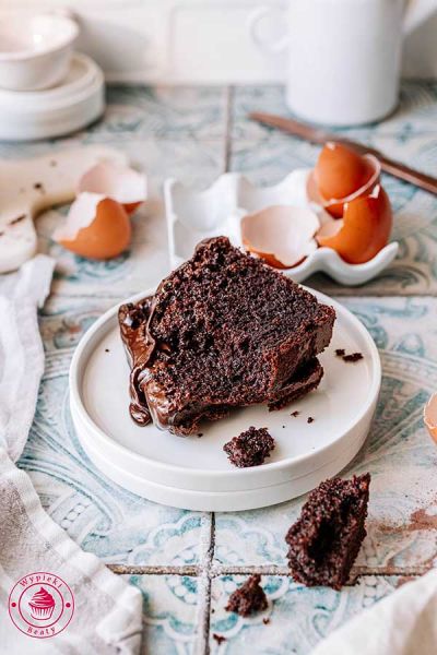 szybkie ciasto czekoladowe z kakao i polewą czekoladową przepis krok po kroku na czekoladowe ciasto z jogurtem greckim
