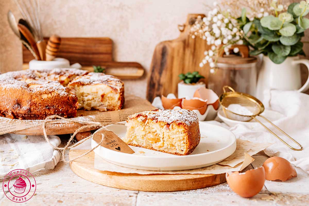 Migdałowe ciasto z jabłkami prosty przepis na ciasto z jabłkami i mielonymi migdałami