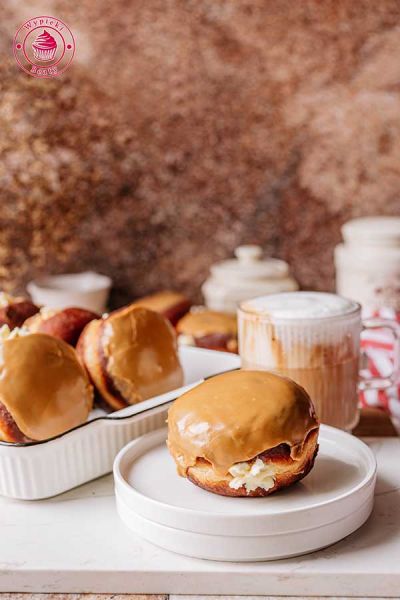 przepis na domowe pączki z kremem z serka mascarpone przepis krok po kroku na pączki tiramisu z lukrem kawowym