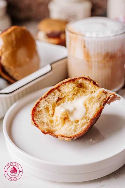 domowe pączki z nadzieniem z serka oblane lukrem puszyste i pyszne pączki z nadzieniem serkowym i lukrem