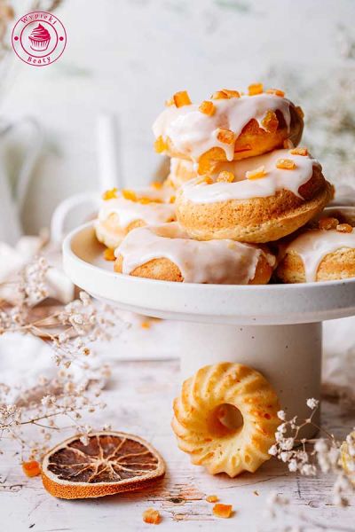 proste i szybkie mniej kaloryczne pieczone oponki z sokiem pomarańczowym szybkie i proste pączki pomarańczowe z piekarnika bez smażenia