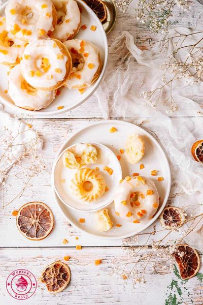 pieczone niskokaloryczne oponki na tłusty czwartek szybki przepis na pieczone donaty pomarańczowe z lukrem