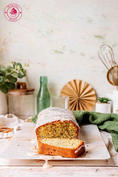 wilgotne i proste ciasto z sokiem pomarańczowym i lukrem simple orange poppy seed cake recipe