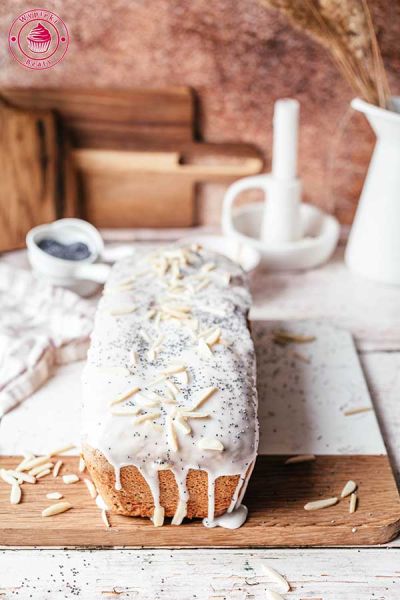 quick recipe for a cake baked with poppy seeds using only egg whites recipe for poppy seed roll with egg whites