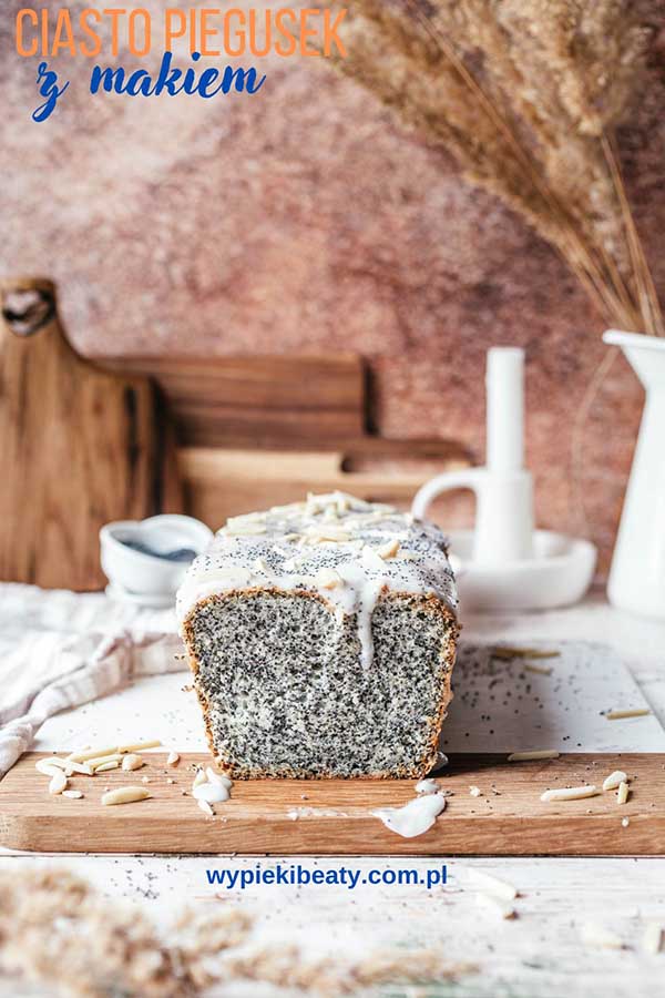 homemade poppy seed 'freckle' cake baked with poppy seeds simple recipe