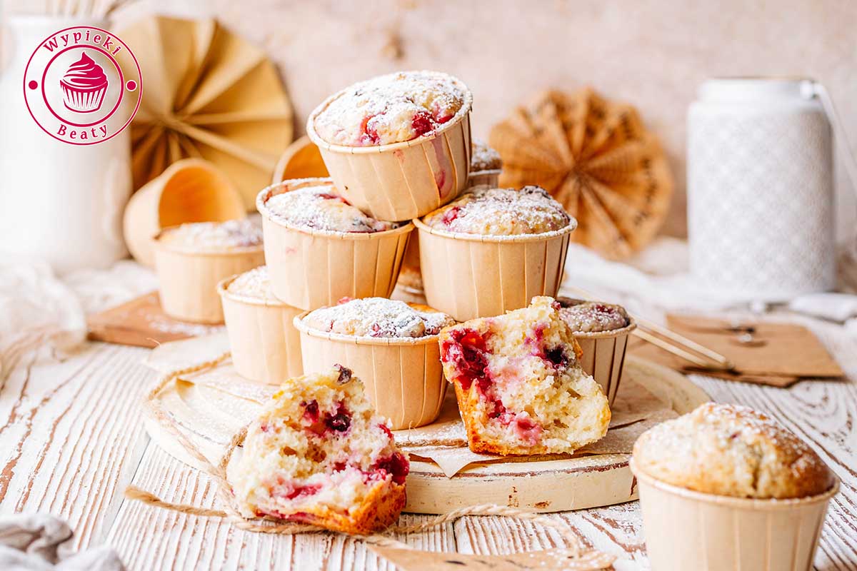 wilgotne muffiny z owocami przepis przepis ze zdjęciami i filmem na szybkie babeczki owocowe