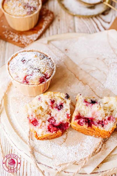 miękkie, puszyste i wilgotne muffiny z owocami idealne na przekąskę łatwe cytrynowe babeczki z mieszanką owocową