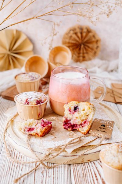 przepis na szybki deser dla początkujących - wilgotne muffiny z owocami proste i szybkie babeczki pieczone z owocami