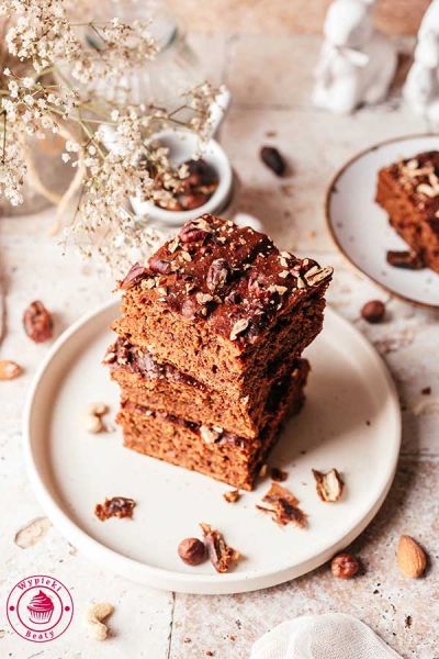 prosty przepis na dietetyczne ciasto bez jajek i cukru białego proste i szybkie ciasto z daktylami i masłem orzechowym