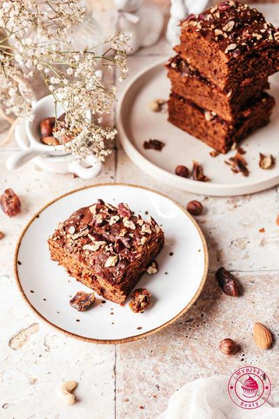 bezjajeczne ciasto z daktyli bez cukru białego prosty przepis z filmem daktylowe ciasto bez cukru i jajek