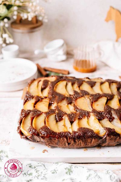 proste ciasto z kakao i przyprawą do piernika pieczone z plasterkami jabłka wilgotny piernik z jabłkami