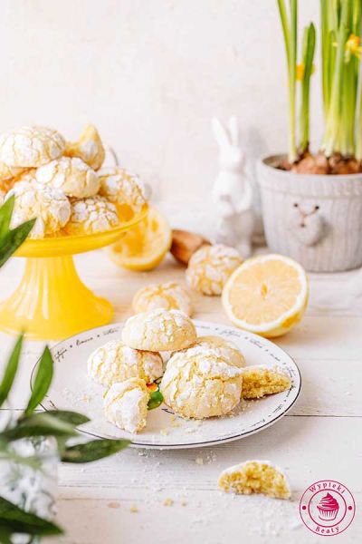 łatwe domowe cytrynowe ciasteczka obtaczane w cukrze idealne na wielkanoc szybki przepis na ciasteczka cytrynowe idealne dla dzieci