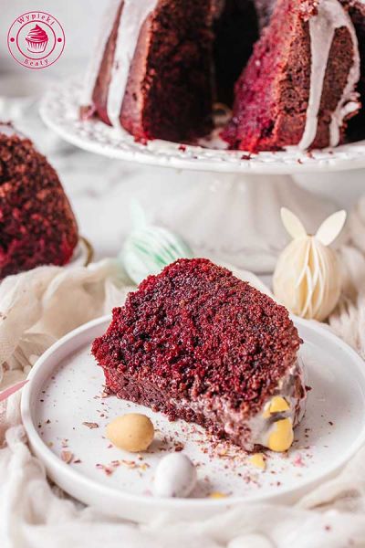 puszysta babka red velvet prosty przepis prosta i szybka wilgotna czerwona aksamitna babka z lukrem