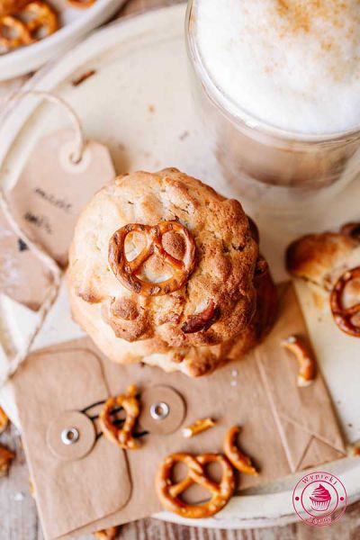 łatwe ciastka z kilku składników w 15 minut szybkie ciastka z precelkami i białą czekoladą