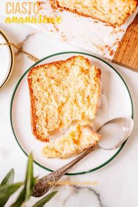 Puszyste i wilgotne ciasto na kremówce przepis na proste ciasto ananasowe z ananasem w puszce