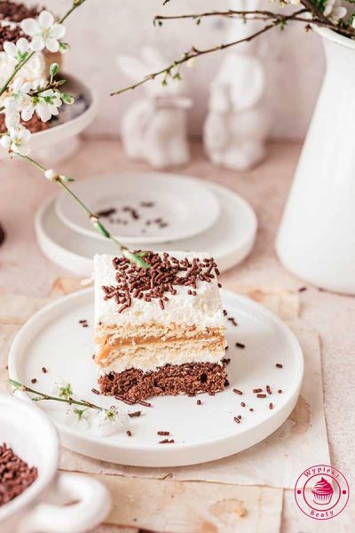 wielkanocne ciasto na herbatnikach z kajmakiem i mascarpone dokładny przepis na warstwowe ciasto czekoladowe z kremem, kajmakiem i herbatnikami