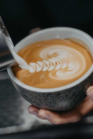 jak zacząć pracę w cukierni