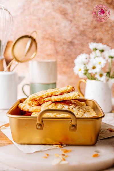 domowe chrupiące ciasteczka migdałowe almond croissant jak zrobić ciastka migdałowe z masą migdałową prosty przepis z filmem