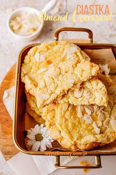 proste i szybkie domowe ciastka almond croissant z masą migdałową