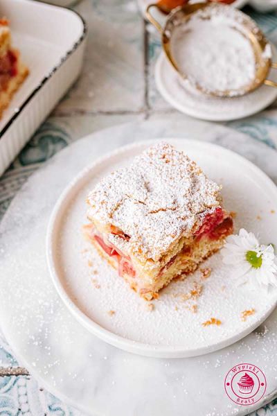 szybkie i proste ciasto kostka rabarbarowa pieczone z dużą ilością rabarbaru jak zrobić fajne ciasto z rabarbarem