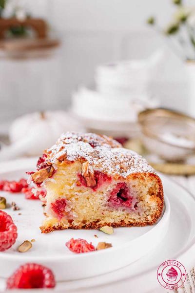 pomysł na szybkie i pyszne ciasto pieczone z ricottą i malinami